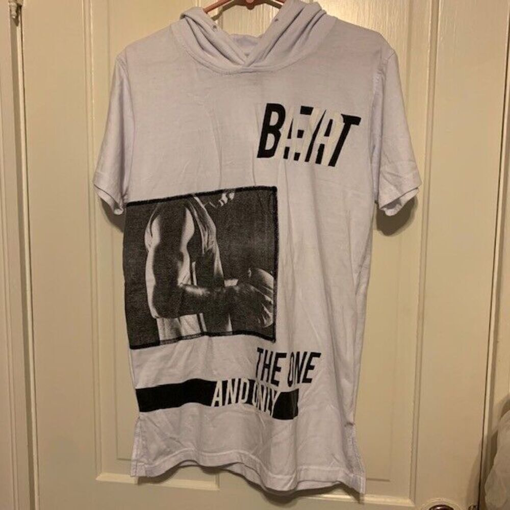 BARE FOX THE ONE AND ONLY SIZE MEDIUM SHORT SLEEVED HOODIE SHIRT NWT